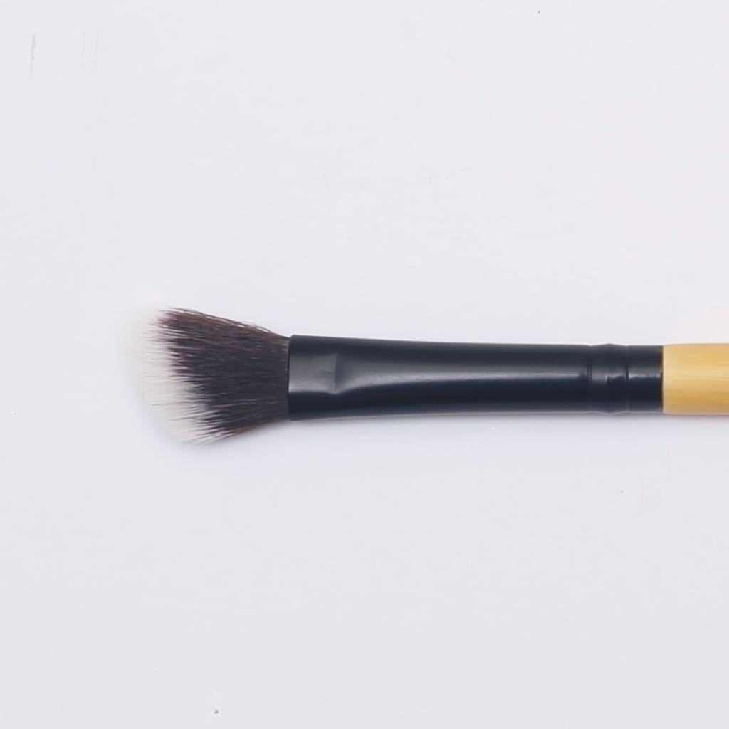 angled-blending-brush-vegan-eco-friendly-cruelty-free-makeup-848.jpg Angled Blending Bamboo Makeup Brush - Vegan, and Eco friendly - Image 4